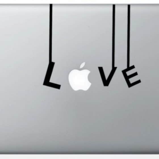 Stickers «LOVE» pour Macbook 11 pouces