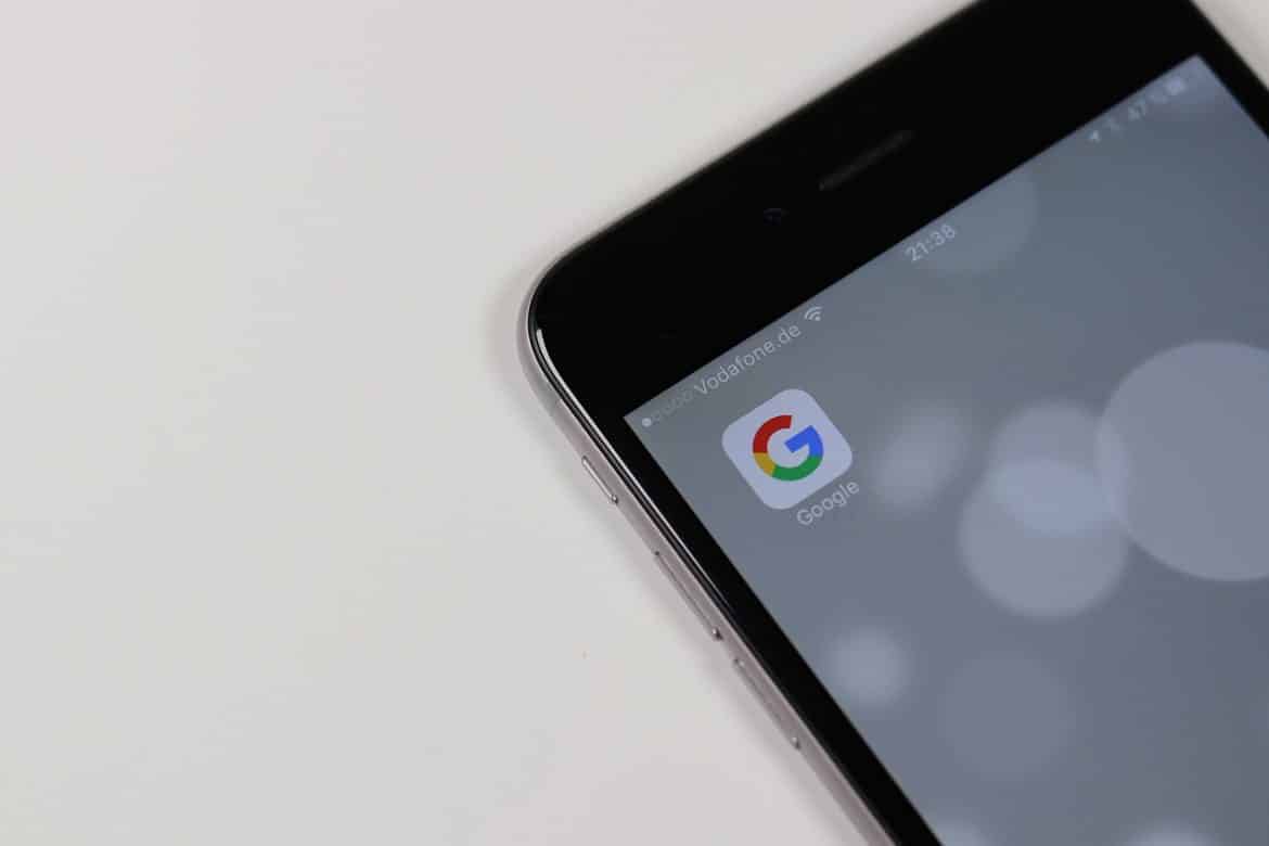 Comment parfaitement entretenir l&rsquo;écran de mon iPhone ?