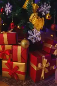 podarki-korobki-yelka-ukrasheniya-novii_god-rozhdestvo-prazdniki-141266