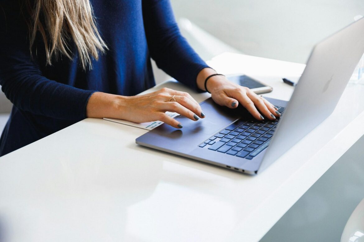 Premier emploi en télétravail : comment configurer votre Mac